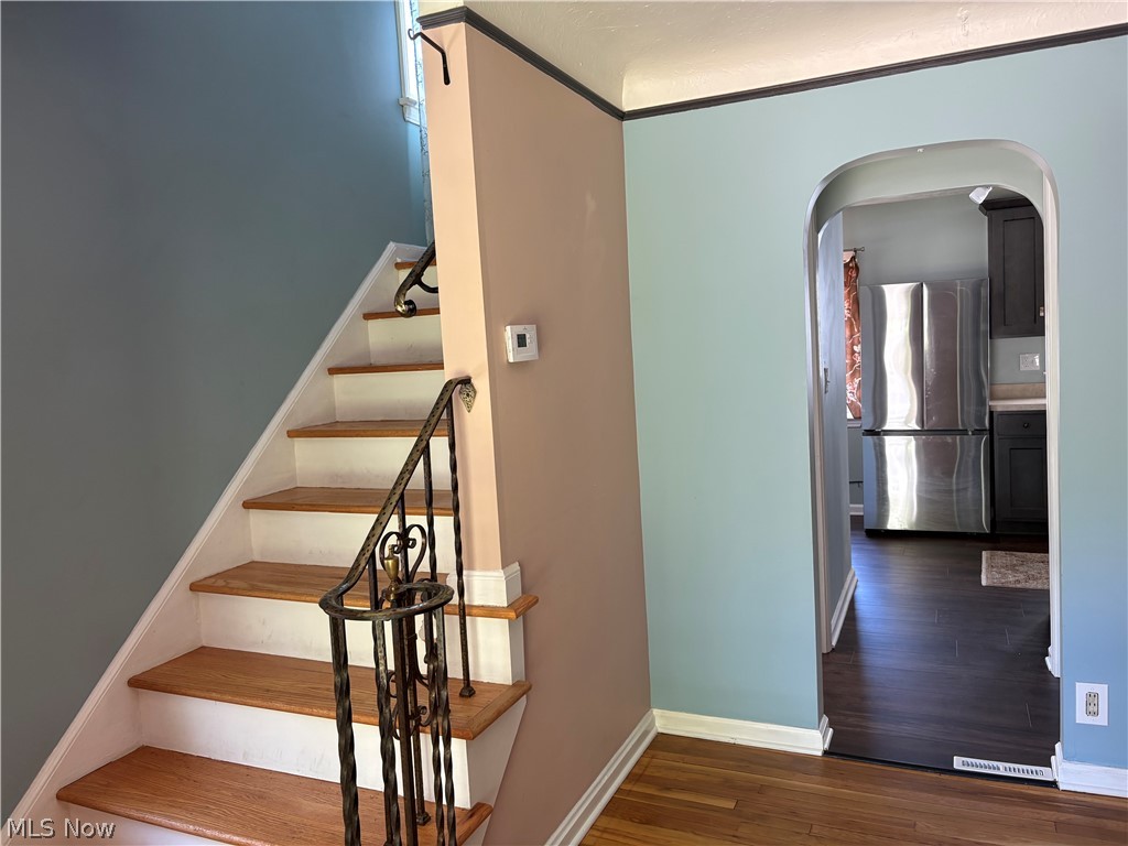 54 E 213th Street Euclid OH 44123