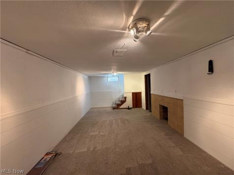 54 E 213th Street Euclid OH 44123