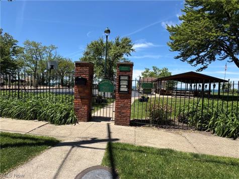 54 E 213th Street Euclid OH 44123