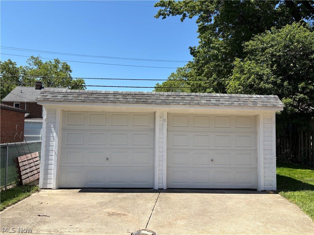 54 E 213th Street Euclid OH 44123