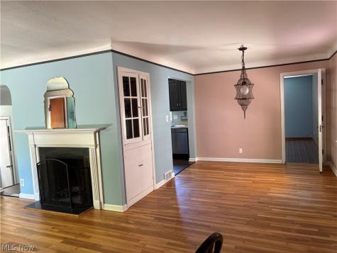 54 E 213th Street Euclid OH 44123