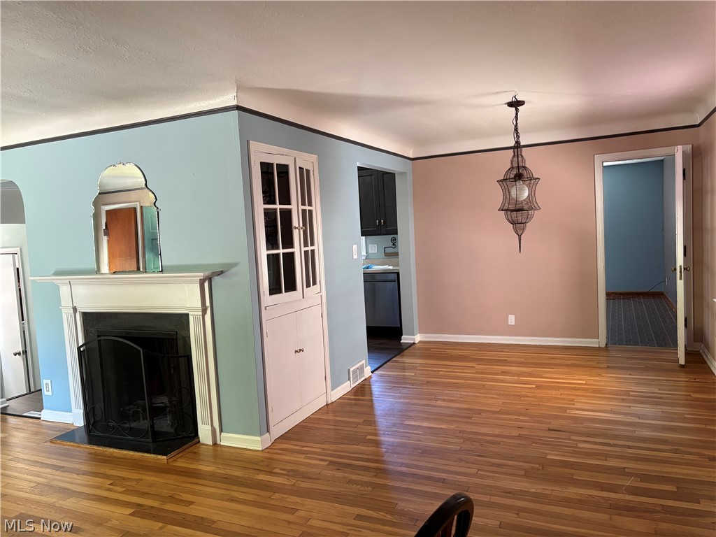 54 E 213th Street Euclid OH 44123