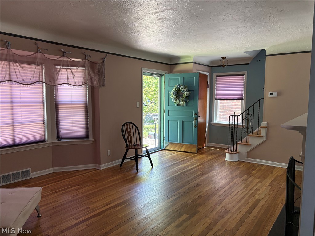 54 E 213th Street Euclid OH 44123