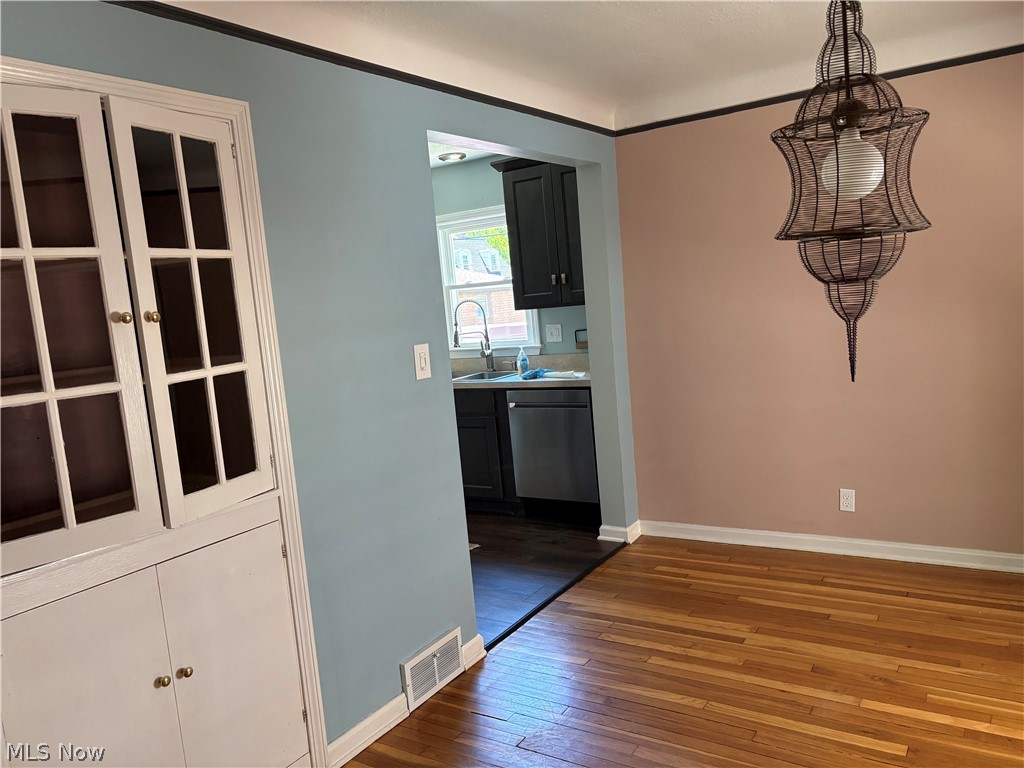 54 E 213th Street Euclid OH 44123