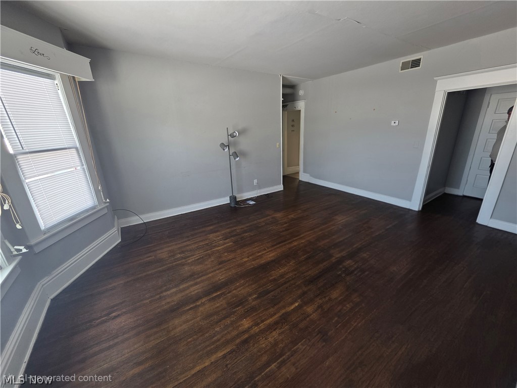 1451 E Market Street Warren OH 44483