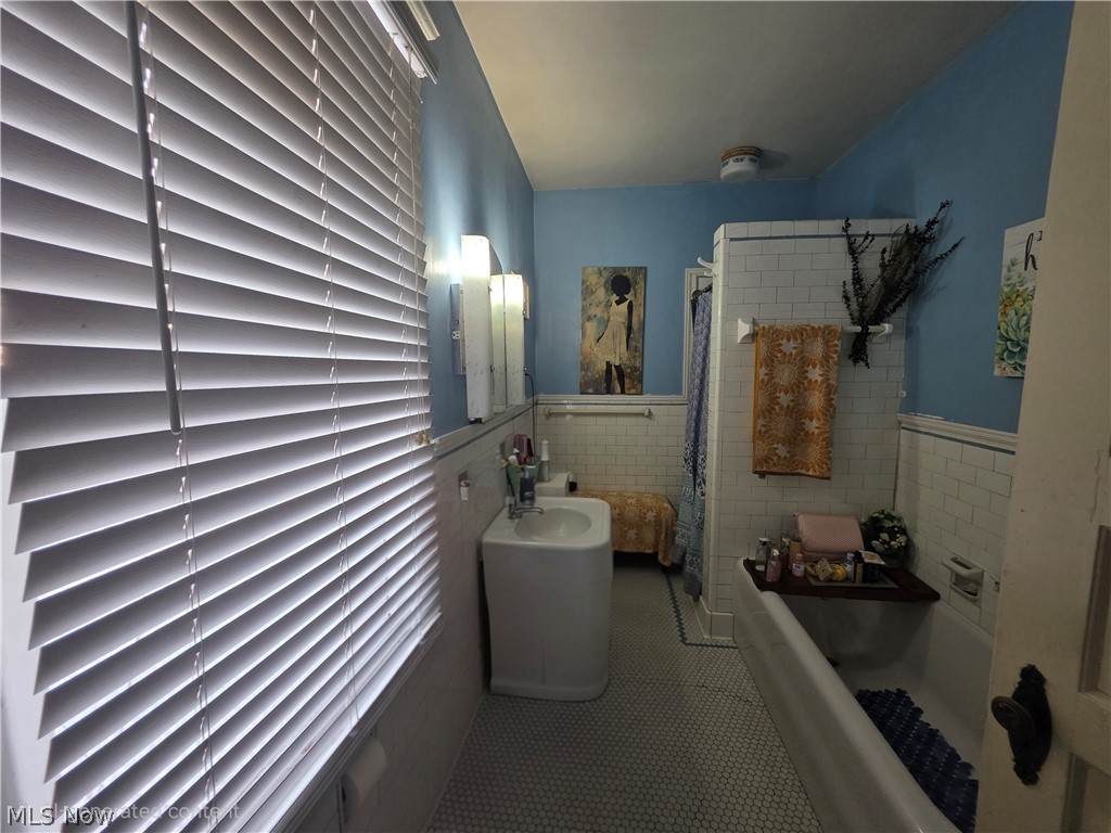 1451 E Market Street Warren OH 44483