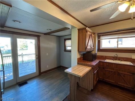 109 Main Street N Navarre OH 44662