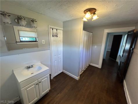 109 Main Street N Navarre OH 44662