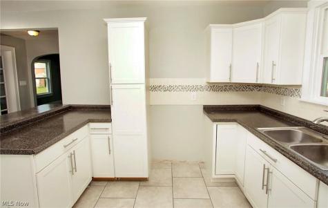 300 Montrose Avenue NW Canton OH 44708