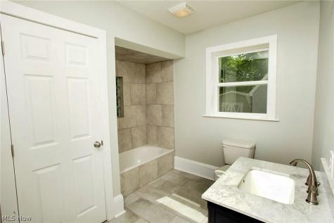 300 Montrose Avenue NW Canton OH 44708