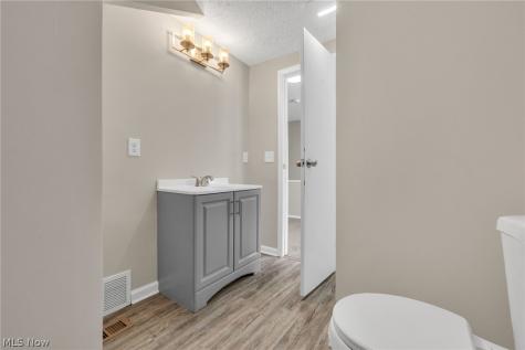 4870 W 14th Street Cleveland OH 44109