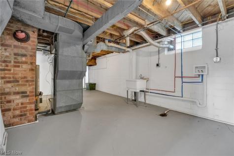 4870 W 14th Street Cleveland OH 44109