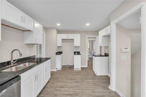 4870 W 14th Street Cleveland OH 44109
