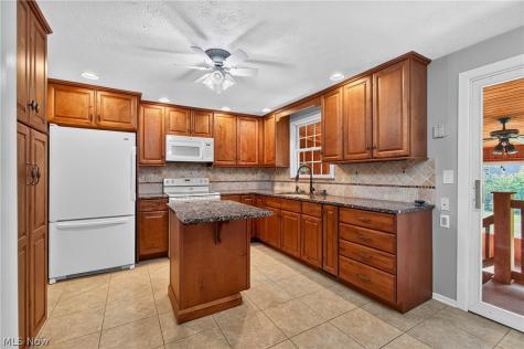 3110 Bronco Drive Clinton OH 44216