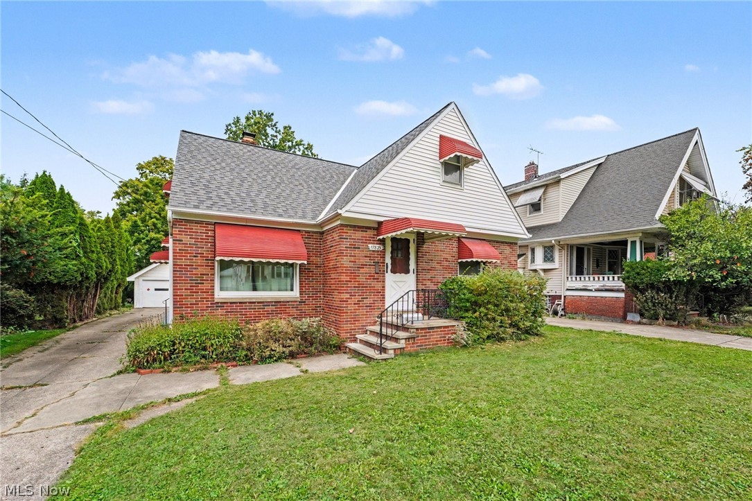 17829 Dillewood Road Cleveland OH 44119