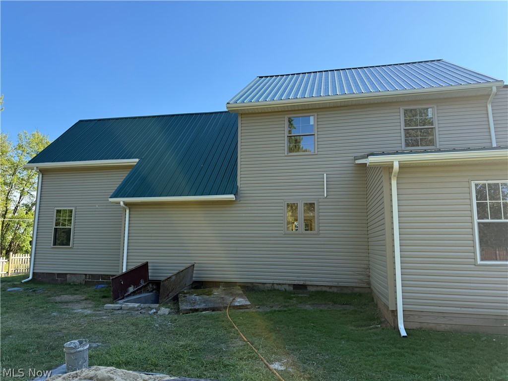 1939 Waterford Road East Palestine OH 44413