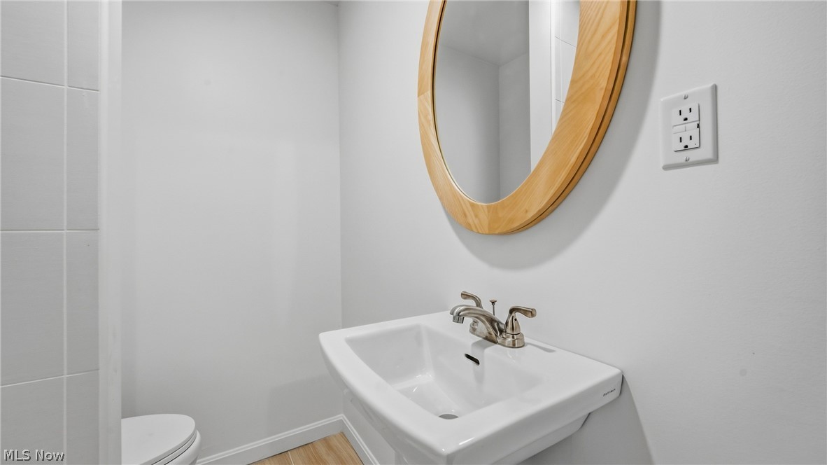 668 Hazelton Street Masury OH 44438