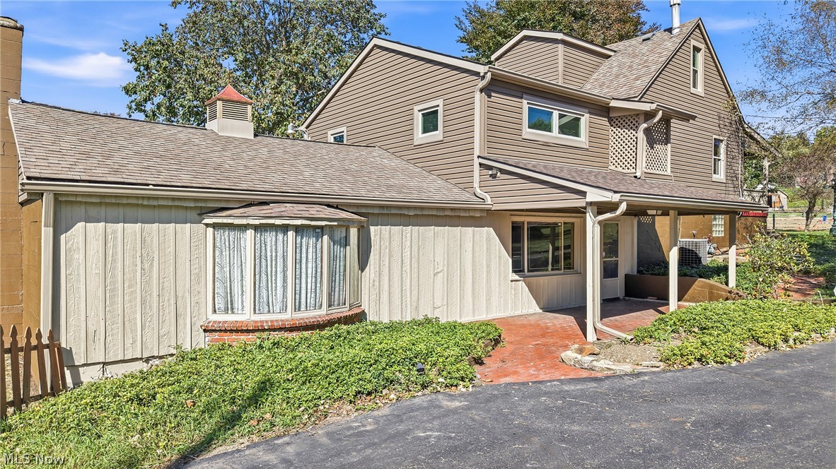 668 Hazelton Street Masury OH 44438