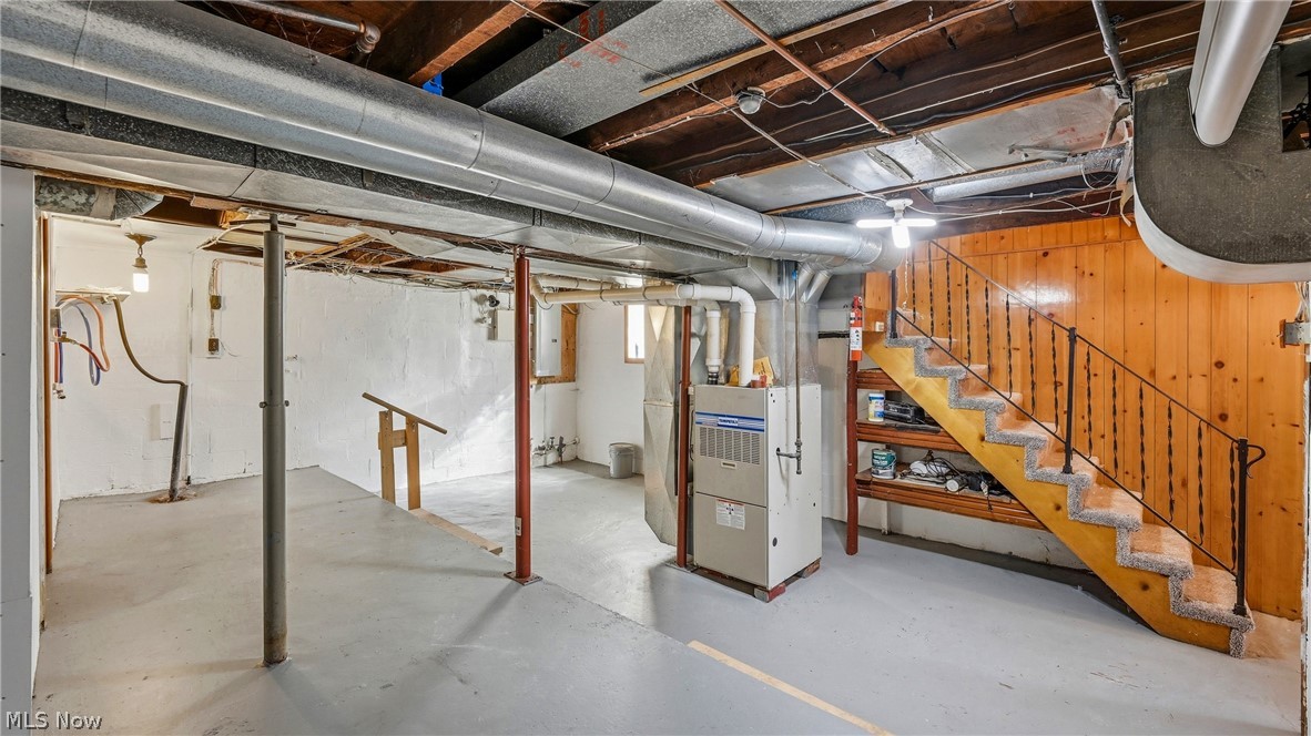 668 Hazelton Street Masury OH 44438