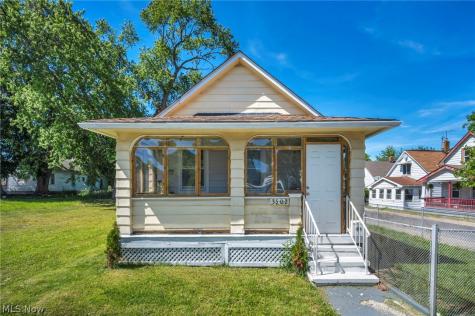 3502 Carlyle Avenue Cleveland OH 44109