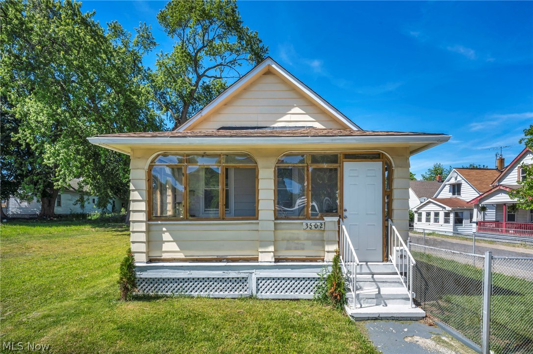 3502 Carlyle Avenue Cleveland OH 44109