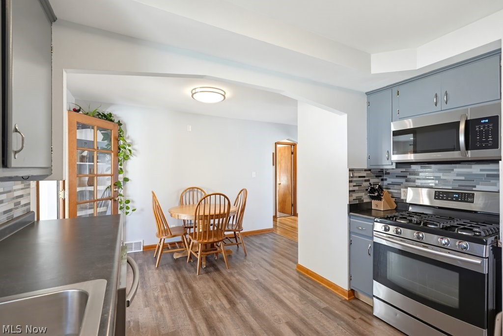 7702 Ridgefield Avenue Parma OH 44129