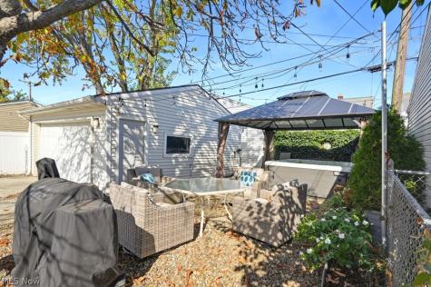 7702 Ridgefield Avenue Parma OH 44129