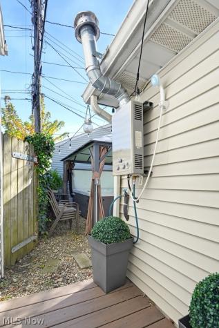 7702 Ridgefield Avenue Parma OH 44129
