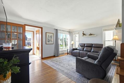 7702 Ridgefield Avenue Parma OH 44129