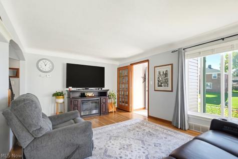 7702 Ridgefield Avenue Parma OH 44129