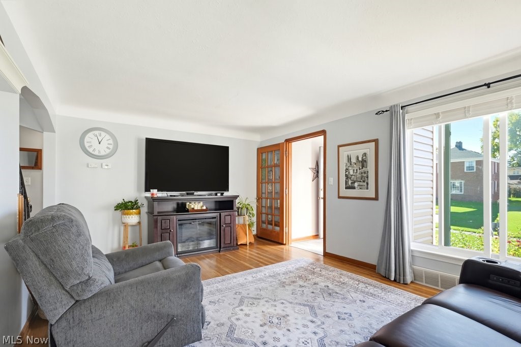 7702 Ridgefield Avenue Parma OH 44129