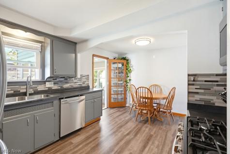 7702 Ridgefield Avenue Parma OH 44129
