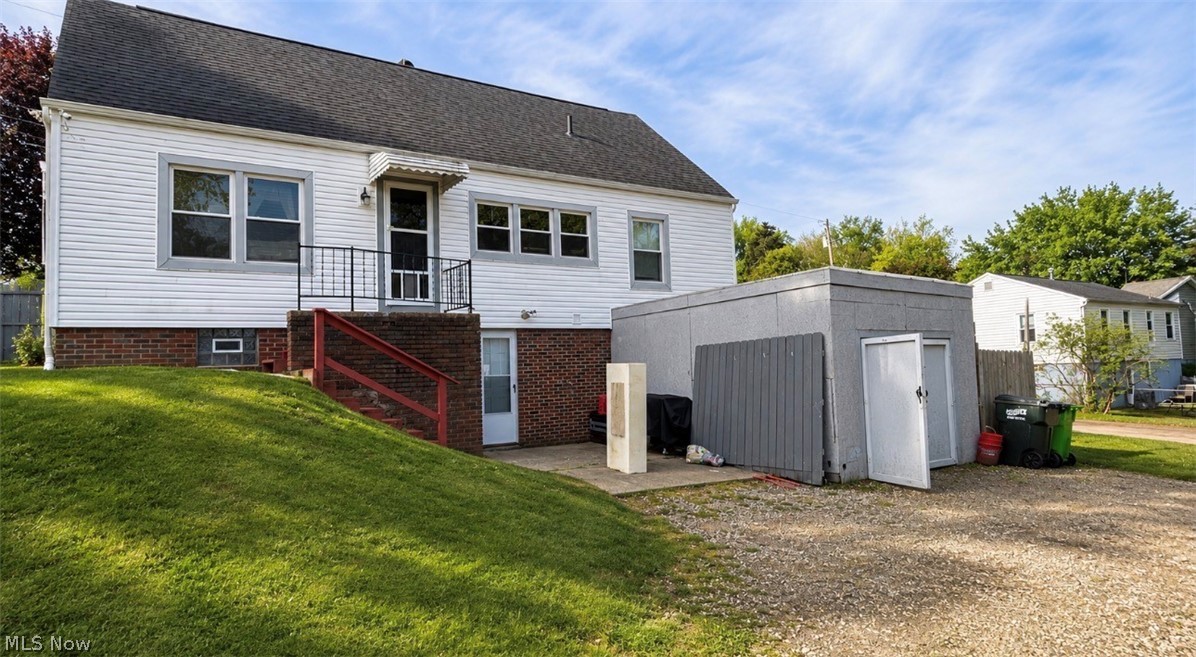 375 E Huston Street Barberton OH 44203