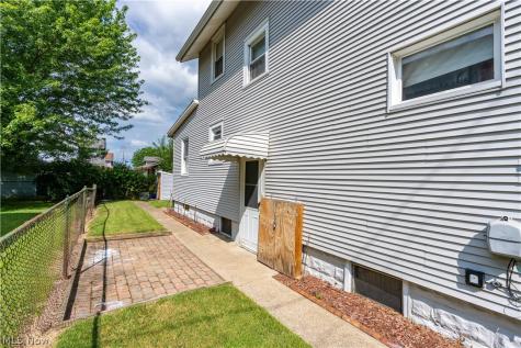 1515 Pearl Place SE Massillon OH 44646