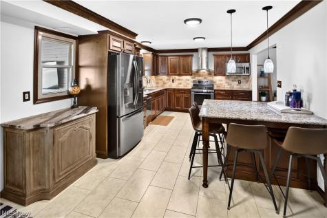 3080 Stoney Creek Drive North Royalton OH 44133