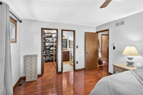 3080 Stoney Creek Drive North Royalton OH 44133