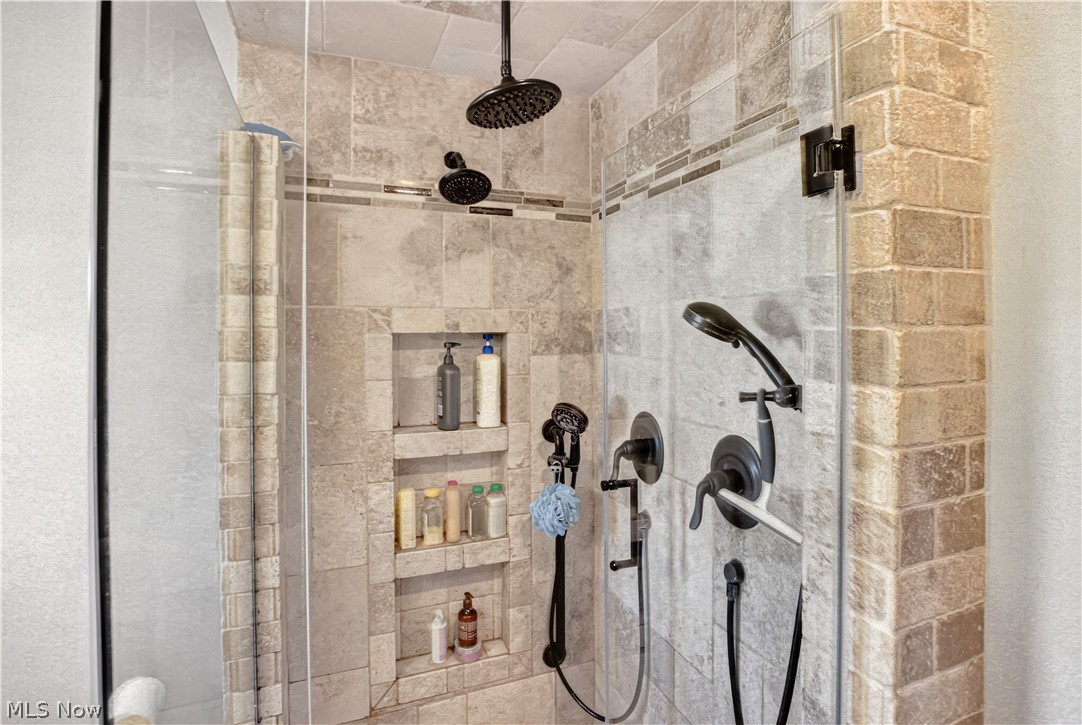 3080 Stoney Creek Drive North Royalton OH 44133