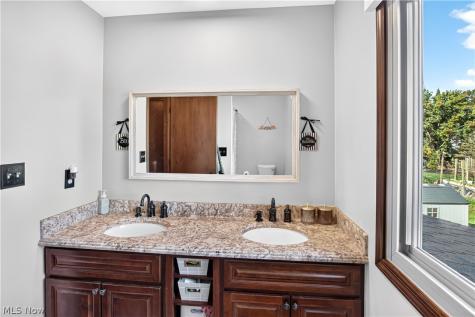 3080 Stoney Creek Drive North Royalton OH 44133