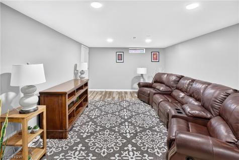 3080 Stoney Creek Drive North Royalton OH 44133