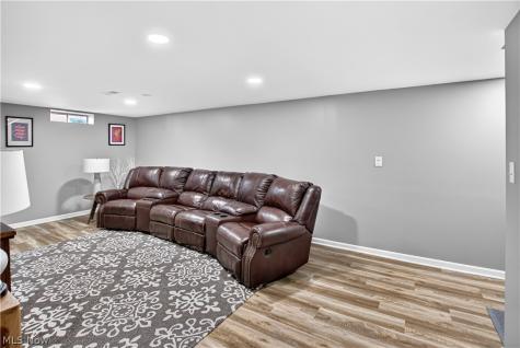 3080 Stoney Creek Drive North Royalton OH 44133