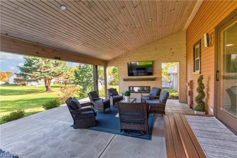 3080 Stoney Creek Drive North Royalton OH 44133