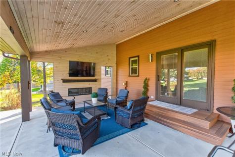 3080 Stoney Creek Drive North Royalton OH 44133
