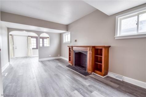 271 E 238 Street Euclid OH 44123