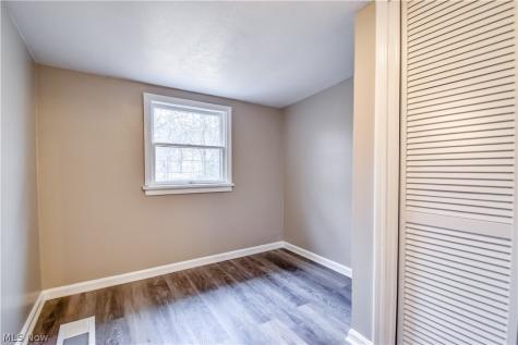 271 E 238 Street Euclid OH 44123