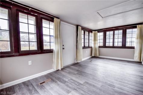 271 E 238 Street Euclid OH 44123