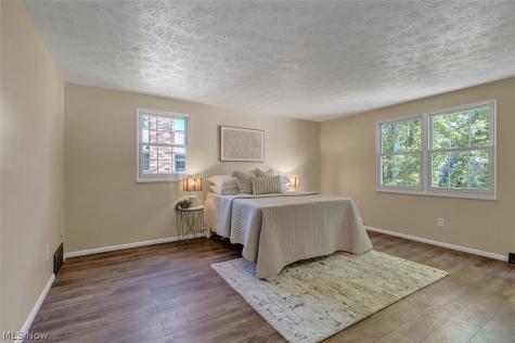 620 Lindford Drive Bay Village OH 44140