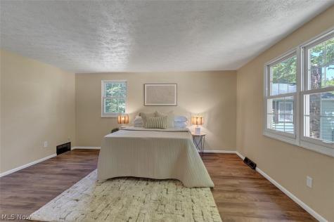 620 Lindford Drive Bay Village OH 44140