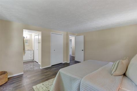 620 Lindford Drive Bay Village OH 44140