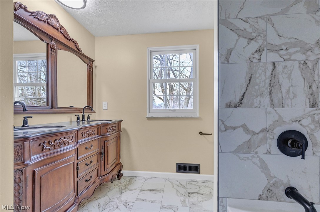 620 Lindford Drive Bay Village OH 44140