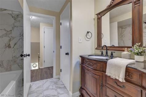 620 Lindford Drive Bay Village OH 44140